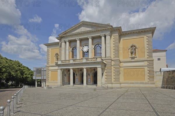Opera house built in 1886, theatre, Halle an der Saale, Saxony-Anhalt, Germany