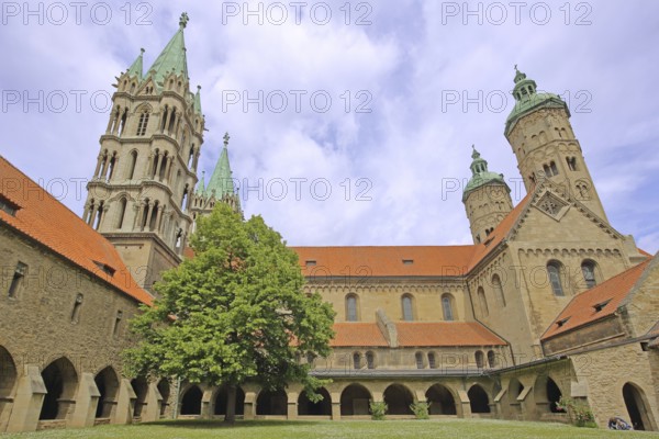Late Romanesque UNESCO Cathedral of St Peter and St Paul with twin towers, inner courtyard with cloister, landmark, Saale, Naumburg, Romanesque Road, Saxony-Anhalt, Germany