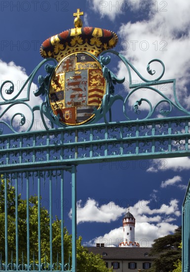 Entrance gate to Bad Homburg vor der Höhe Castle with the White Tower, Hesse, Germany
