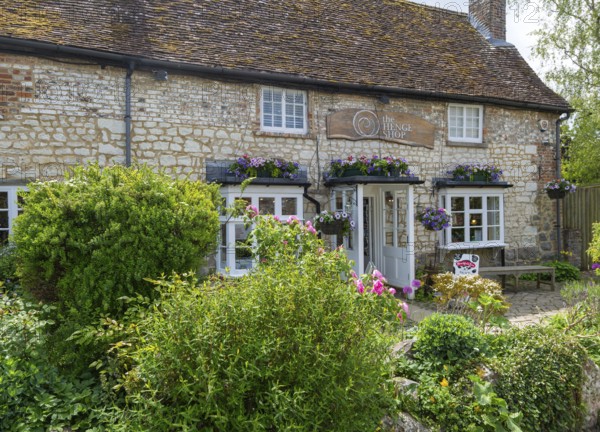 The Henge Shop gift souvenir shop, Avebury, Wiltshire, England, UK