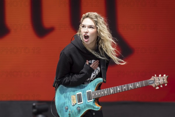 Daniela Villarreal Vélez, singer of The Warning at the Rock am Ring Festival on Sunday, Nürburgring race track race track, 08.06.2025