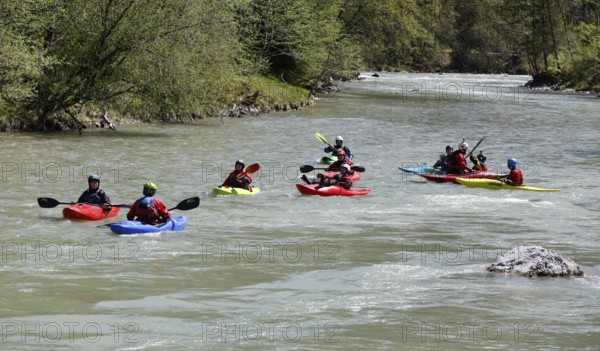 Kayaker on the Saalach in Salzbuger Land, Lofer, 19.04.2025, Lofer, Austria