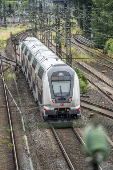 IC2 train, double-decker Intercity, on the line between Bochum and Dortmund, at Dortmund-Marten, multi-track line for local and long-distance traffic, Dortmund, North Rhine-Westphalia, Germany