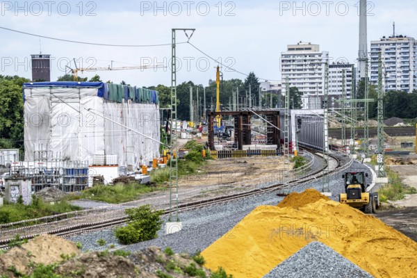 Reconstruction, extension of the Emmerich-Oberhausen railway line, three tracks, including 47 new or adapted bridges, here the new construction of railway bridges over the Lippe near Wesel, currently only 1 track in operation, the old bridges are being replaced by new ones, extension of the Dutch Betuwe line from the port of Rotterdam, part of the European freight transport corridor Rotterdam-Genoa, 1300 km long, Wesel, North Rhine-Westphalia, Germany