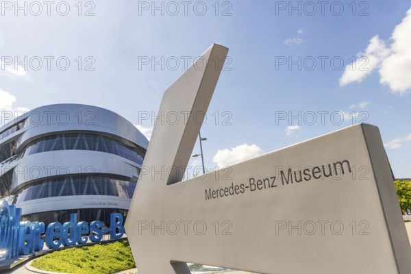 Exterior view. Mercedes-Benz Museum Stuttgart, Baden-Württemberg, Germany