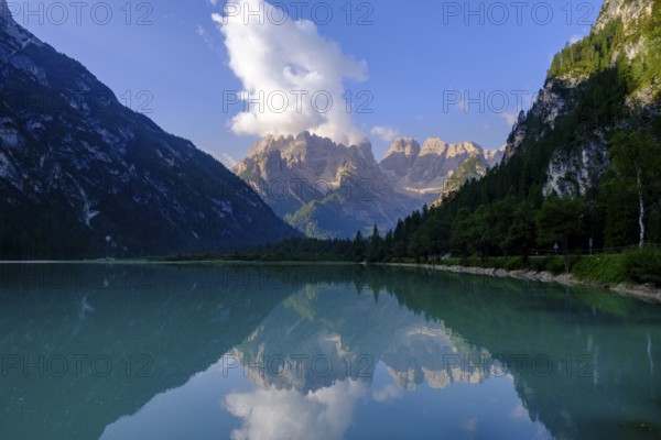 Lake Dürrensee, in front of Monte Cristallo, Dolomites, South Tyrol, Trentino, Italy