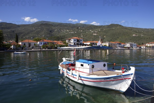 Boat in the harbour of Kato Gatzea on the Pagasitic Gulf, Pelion or Pelion Peninsula, Magnisia, Thessaly, Greece