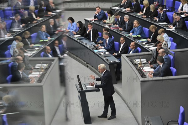 At the 9th session of the German Bundestag, CDU foreign policy expert Dr Norbert Röttgen (CDU/CSU) speaks on the state of transatlantic relations with the USA