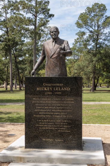 Sculpture of Mickey Leland sculpted by Ed Dwight at Hermann Park in downtown Houston, Texas