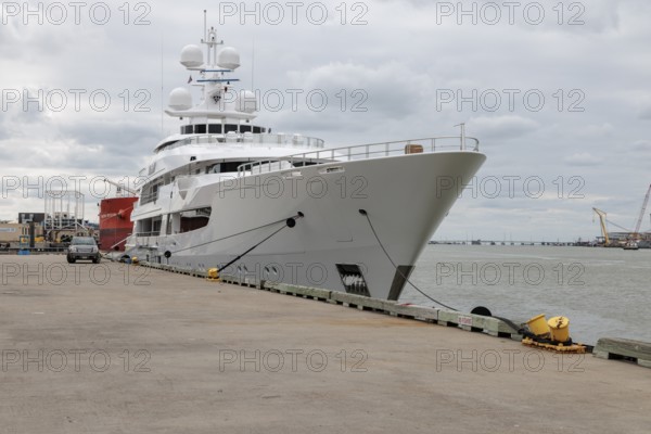 Private yacht Boarwalk at Pier 21 on the Galveston Channel in Glaveston, Texas