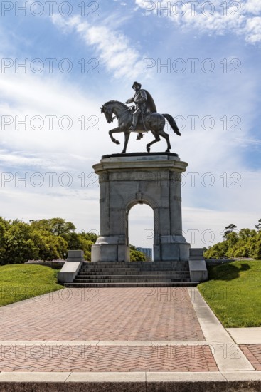 Bronze sculpture of General Sam Houston at the entrance to Hermann Park in downtown Houston, Texas