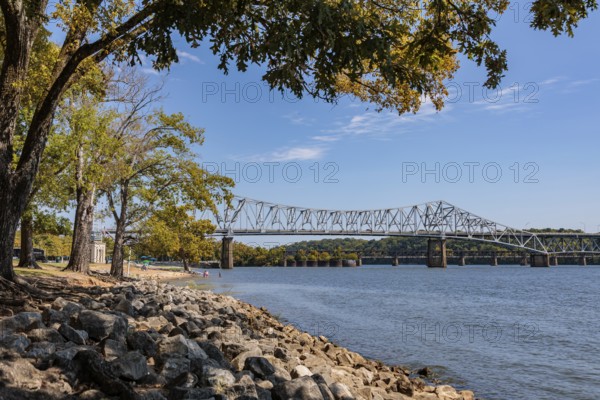 Singing River Bridge, also known as the Patton Island Bridge crosses the Tennessee River near McFarland Park and Recreation Area in Florence, Alabama, USA