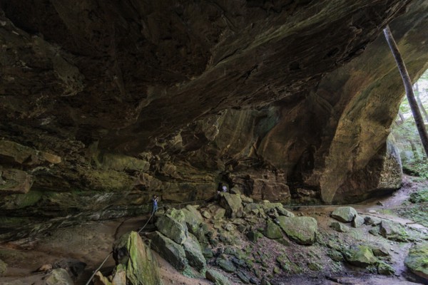 Sandstone and iron ore arch in Natural Bridge Park is the largest natural arch east of the Rocky Mouuntains located near Natural Bridge, Alabama, USA