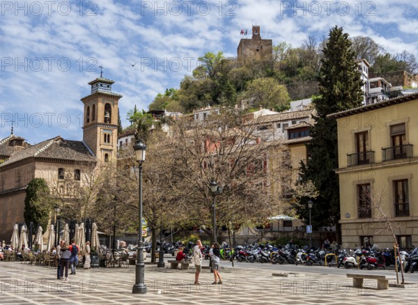 Plaza Nueva, center of Granada, view towards Alhambra on the hill, Granada, Andalusis, Spain