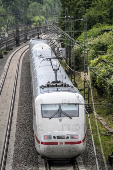 ICE 2 train on the line between Bochum and Dortmund, near Dortmund-Marten, multi-lane line for local and long-distance traffic, Dortmund, North Rhine-Westphalia, Germany