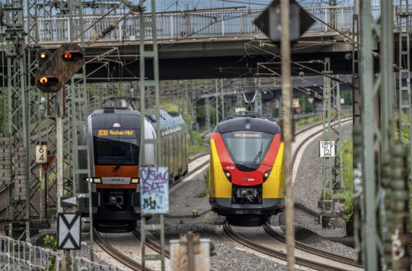 RE34, HLB Bahn, RE1, RRX, Rhein-Ruhr-Express, Regional Express, by National Express, train on the line between Bochum and Dortmund, at Dortmund-Marten, multi-track line for local and long-distance transport, Dortmund, North Rhine-Westphalia, Germany