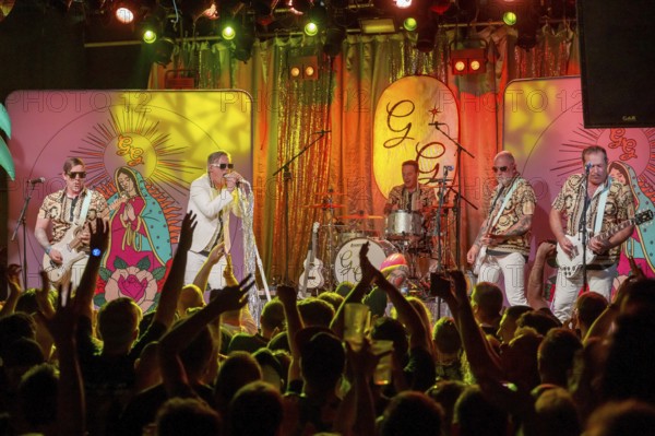 Jake Kiley, Spike Slawson, Andrew Pinching, C. J. Ramone and John Reis from Me First and the Gimme Gimmes live at SO36, Berlin, 04.06.2025Jake Kiley, C. Ramone and John Reis from Me First and the Gimme Gimmes live at SO36, 04.06.2025