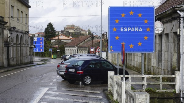 European sign showing the transition to Spain with typical blue background and yellow stars, pilgrims on the Caminho Portugues, Portugal