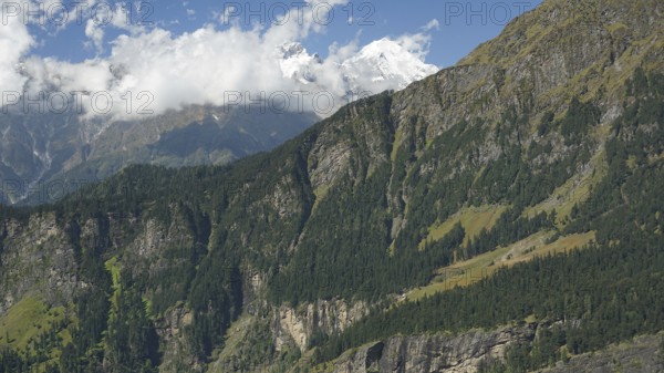 Dramatic landscape with high mountains on the Manali-Leh Highway and passing clouds, trekking Ladakh, Himachal Pradesh, Himalayas, India
