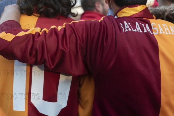 Istanbul, Turkey. November 21st 2021 Turkish Galatasary football supporters in Taksim square on their way to the derby game with rivals Fenerbahce, Istanbul, Turkey