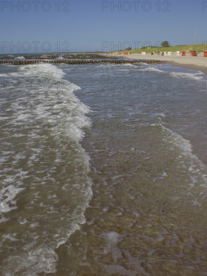 Beach, Ostseewellen, Ahrenshoop, Baltic Sea, Vorpommern-Rügen district in Mecklenburg-Vorpommern, Germany