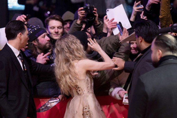 Amanda Seyfried with fans on the Red Carpet at the premiere of the film The Testament Of Ann Lee at the Berlinale at the Berliner Theater am Potsdamer Platz on 19.02.2026. The 76th Berlin International Film Festival will take place from February 12 to 22, 2026