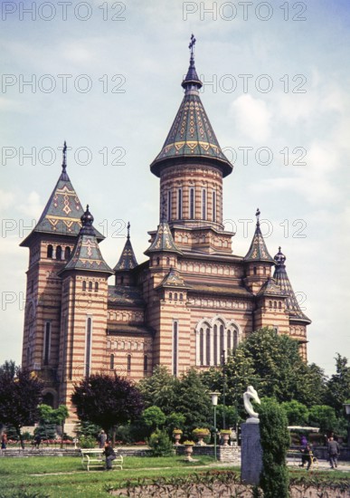 Timi?oara Orthodox Cathedral (also known as the Metropolitan Cathedral), an iconic symbol of Timi?oara, Romania. Located in Victory Square