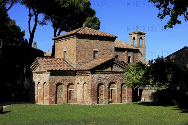 Mausoleum of Galla Placidia, originally built as a funerary chapel for Galla Placidia, the daughter of Emperor Theodosius I, although her body was probably never buried there, World Heritage Site, Ravenna, Emilia Romagna, Italy