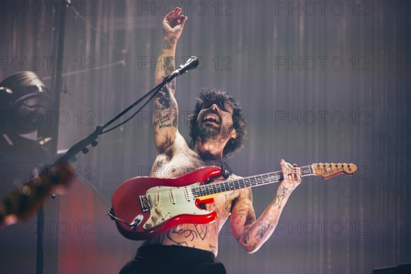 Simon Neil, singer and guitarist of Biffy Clyro live at Zenith in Munich on 12.02.2026