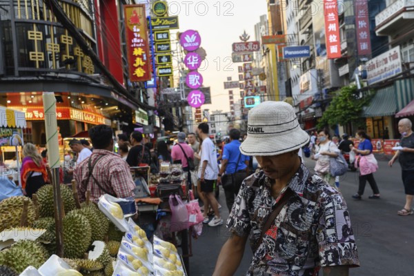 Bangkok, Thailand. February 18th 2025. Popular street food stalls along a crowded Yaowarat Road, Chinatown, Bangkok, Thailand