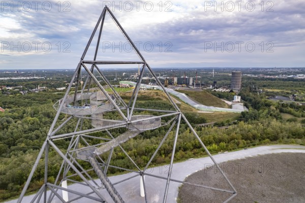 The Emscherblick heap event, tetrahedron for short, seen from the air in Bottrop, Ruhr region, North Rhine-Westphalia, Germany