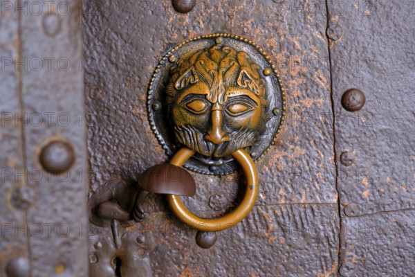 Löwe, Türknauf, Kirchentür, Klosterkirche, Fraueninsel, Chiemsee, Chiemgau, Upper Bavaria, Bavaria, Germany