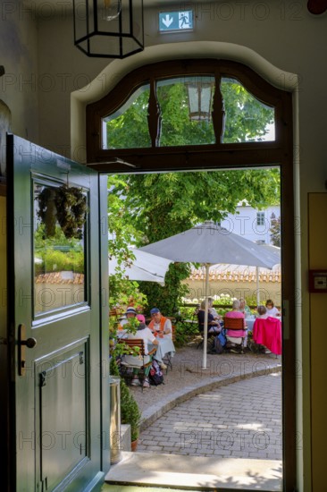 Beer garden, Gasthaus zur Lime tree, Fraueninsel, Chiemsee, Chiemgau, Upper Bavaria, Bavaria, Germany