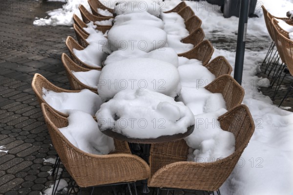 Tailored bistro tables and chairs in front of a café, pedestrian zone, Nuremberg, Middle Franconia, Bavaria, Germany