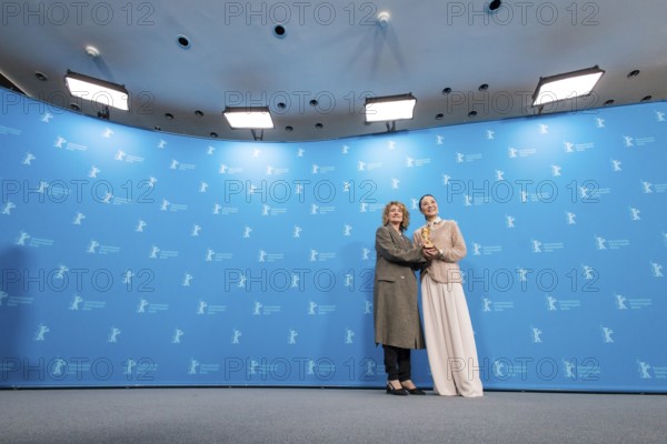 Tricia Tuttle (Artistic Director of the Berlinale) and Michelle Yeoh with the Golden Bear at the Photocall at the Hyatt Hotel Berlin on 13.02.2026. The 76th Berlin International Film Festival will take place from 12 to 22 February 2026