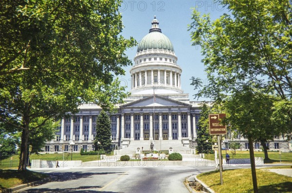 Utah State Capitol building, Salt Lake City, Utah, USA 1977 architect Richard K.A. Kletting opened 1916