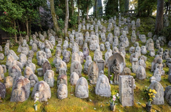 Sentai Sekibutsu-gun Garden with Thousand Buddha Stone Figures, Kiyomizu-dera Temple, Buddhist Temple Complex, Higashiyama, Kyoto