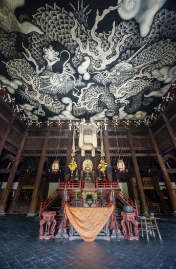 Interior view of Hodo Hall in Kennin-ji Buddhist Temple, Twin Dragon ceiling painting by artist Koizumi Junsaku, Kenninji Temple, Komatsucho, Kyoto, Japan