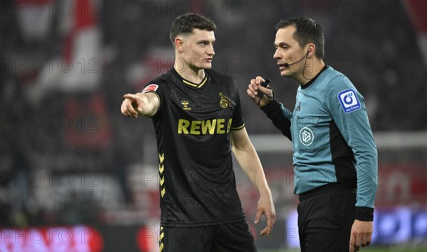 Referee Robert Hartmann in discussion with Eric Martel 1. FC Köln KOE (06) Gesture Gesture Football Bundesliga, MHPArena, MHP Arena Stuttgart, Baden-Württemberg, Germany