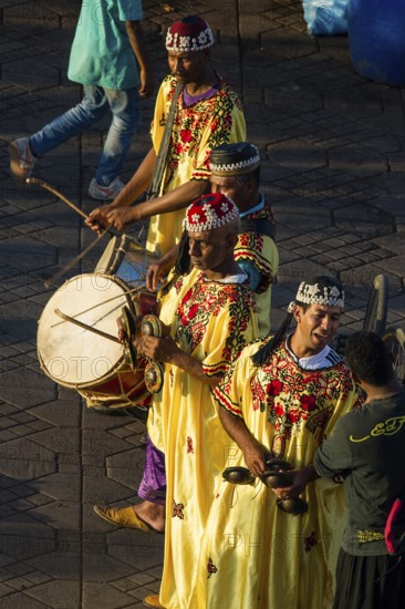 Musicians on Place Djemma el-Fna, Gauklerplatz, UNESCO World Heritage Site, Marrakech, Morocco