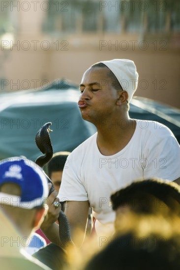 Snake charmers on Place Djemma el-Fna, Juklerplatz, UNESCO World Heritage Site, Marrakech, Morocco