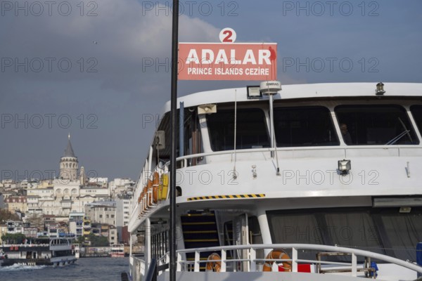 Istanbul, Turkey. December 2nd 2025. A Turkish tour boat that takes tourists to visit the Princes Islands known as the Adalar is moored at docks on the Golden Horn, Istanbul, Turkey
