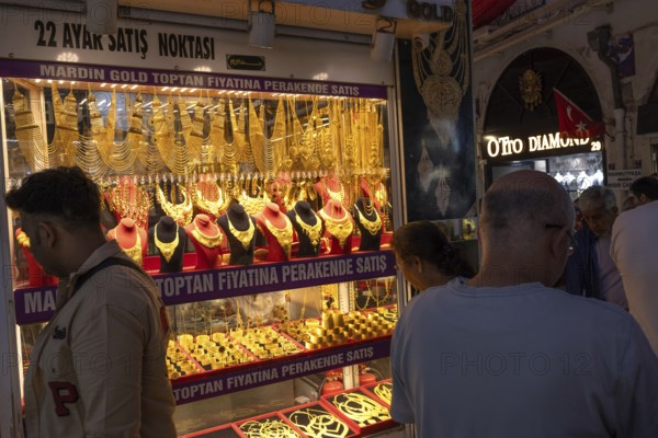 Istanbul, Turkey. June 23rd 2025. A window display of gold jewelry in the busy Grand Bazaar of Istanbul, Turkey, one of the largest and oldest covered markets in the world
