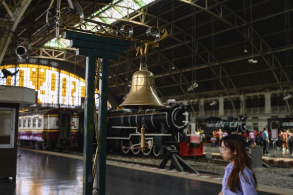 Bangkok, Thailand. February 16th 2025. The platform bell at Hua Lamphong Railway Station, Bangkok, Thailand
