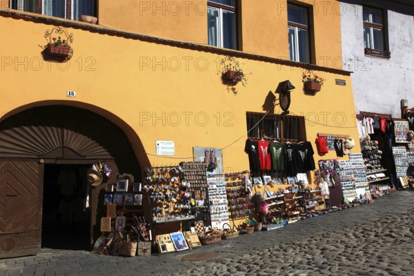 Romania, souvenir shop in the historic Upper Town, old town of Sighisoara, German Sighisoara, town in Mures district in Transylvania, UNESCO World Heritage Site