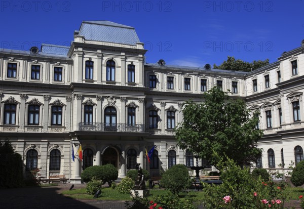 Romania, capital Bucharest, Bucuresti, Muzeul Colectiilor de Arta, Museum of Art Collections in the historic Romanit Palace