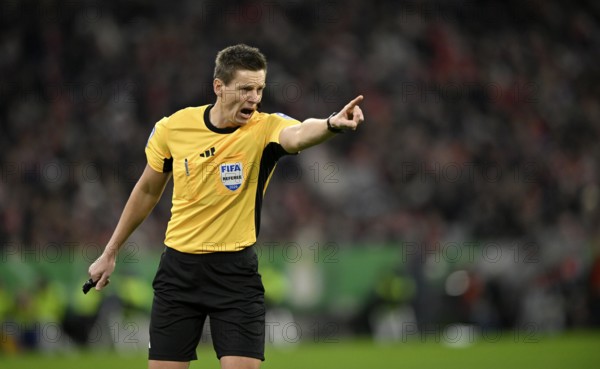 Referee Daniel Siebert gesture gesture soccer Bundesliga, DFB-Pokal, Allianz Arena, Munich, Bayern, Germany