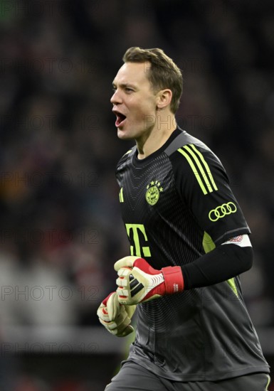 Cheering, goal celebration, goalkeeper Manuel Neuer FC Bayern Munich FCB (01) Football Bundesliga, DFB Cup, Allianz Arena, Munich, Bavaria, Germany