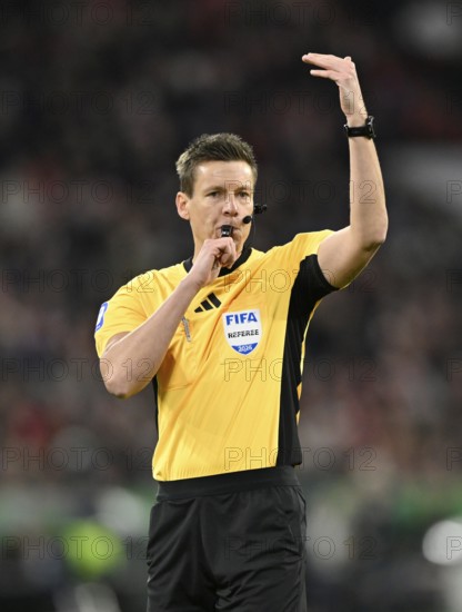 Referee Daniel Siebert gesture gesture soccer Bundesliga, DFB-Pokal, Allianz Arena, Munich, Bayern, Germany
