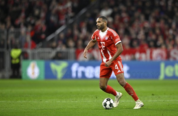 Jonathan Tah FC Bayern Munich FCB (04) Action on the ball Bundesliga football, DFB Cup, Allianz Arena, Munich, Bavaria, Germany